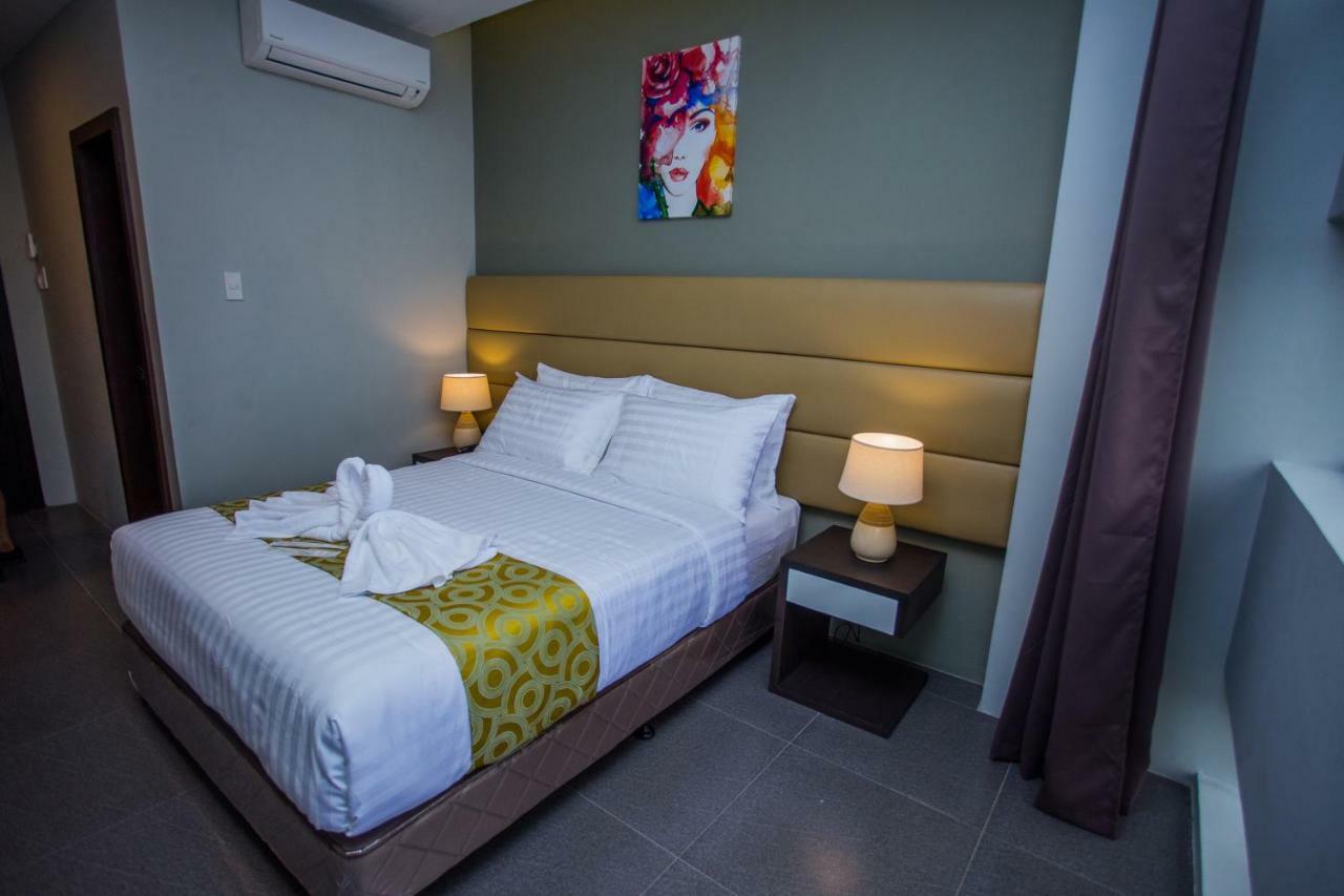 Hotel Costa Brava Tacloban Exteriör bild