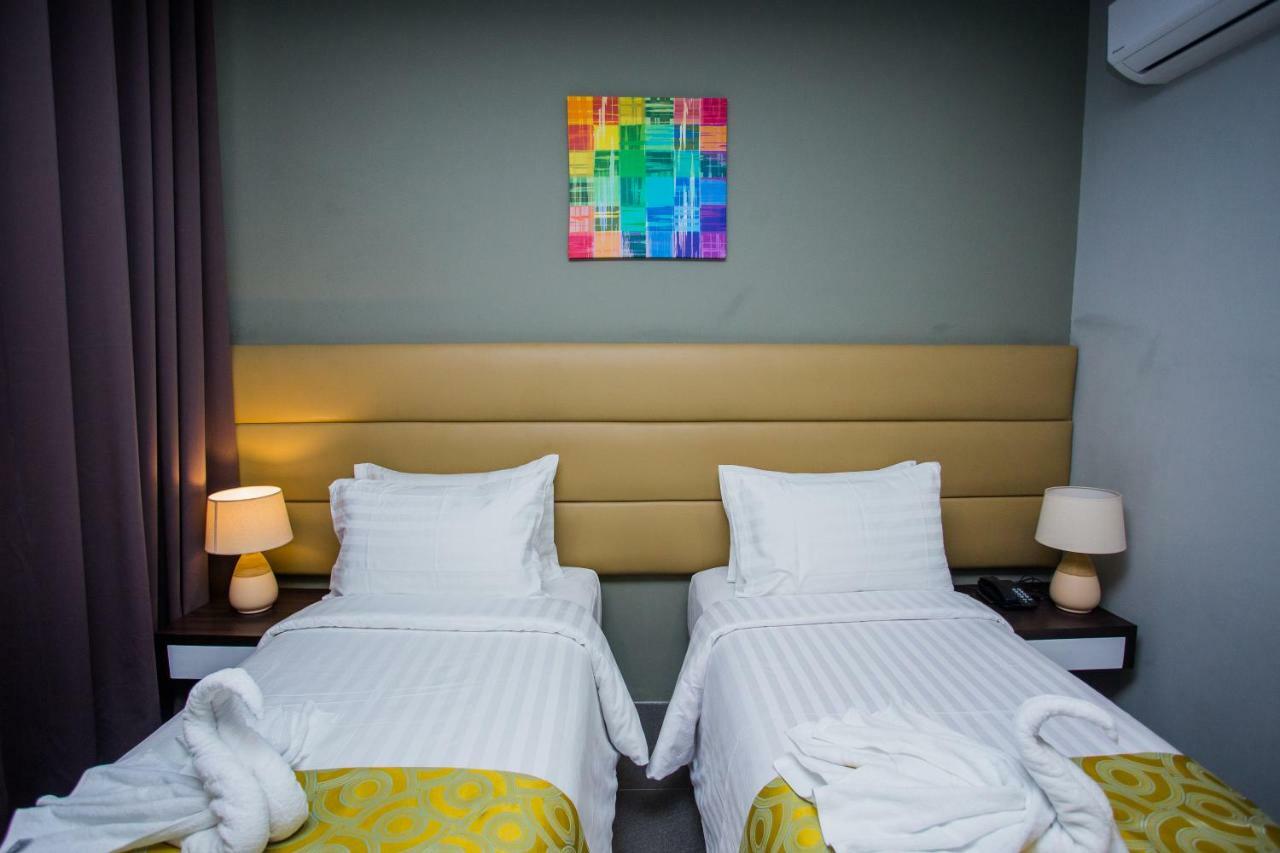 Hotel Costa Brava Tacloban Exteriör bild