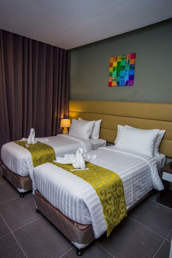 Hotel Costa Brava Tacloban Exteriör bild